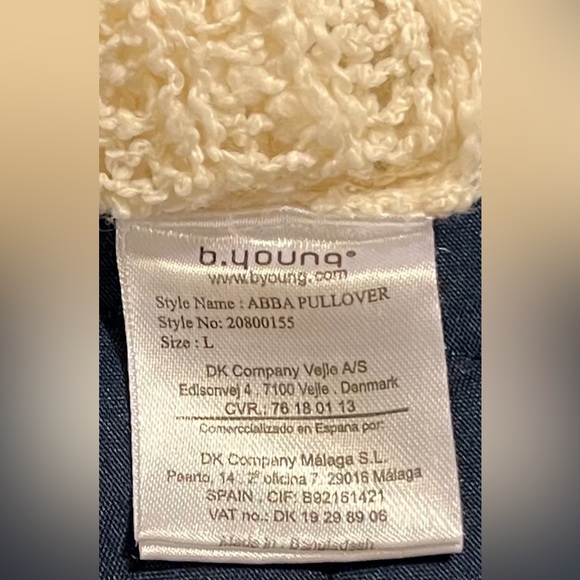 ***๐3 for $35./Beautiful white b.young sweater. - Picture 4 of 5